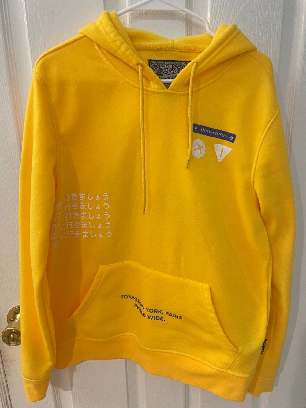 Worldwide Travel Graphic Hoodie Yellow brand new Pullover M